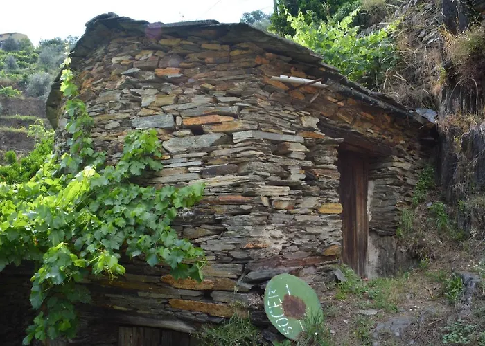 Casa Do Azereiro * Casal do Rei (Seia)